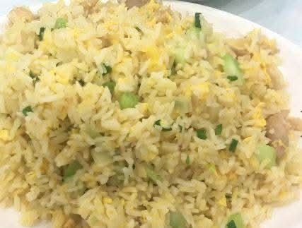 Shredded Chicken and Pineapple Fried Rice 菠蘿雞絲炒飯